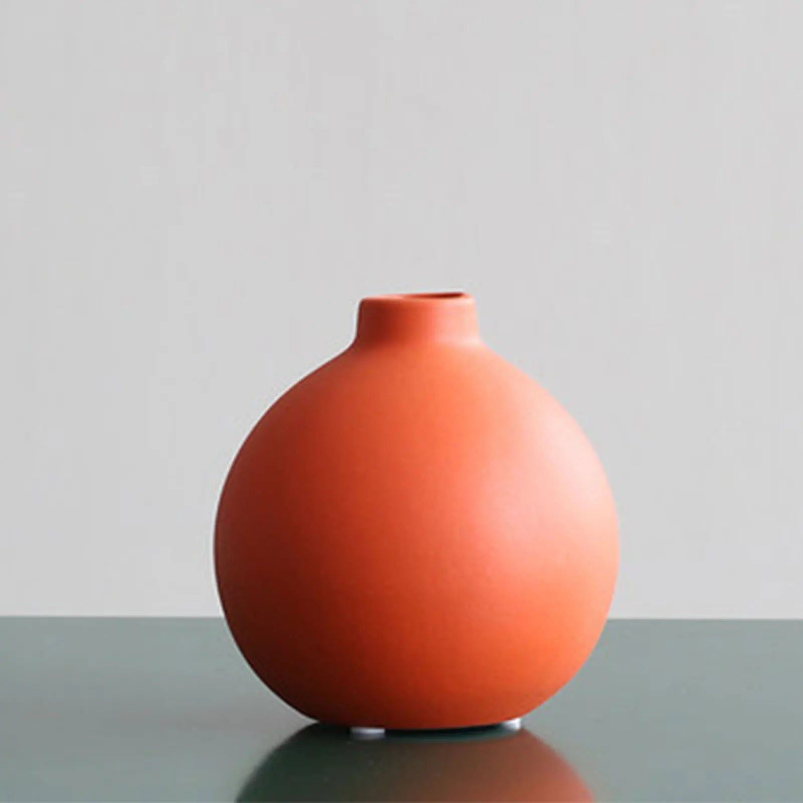 Minimalist Ceramic Plant Pot | Sarsen Planter for Dining Room