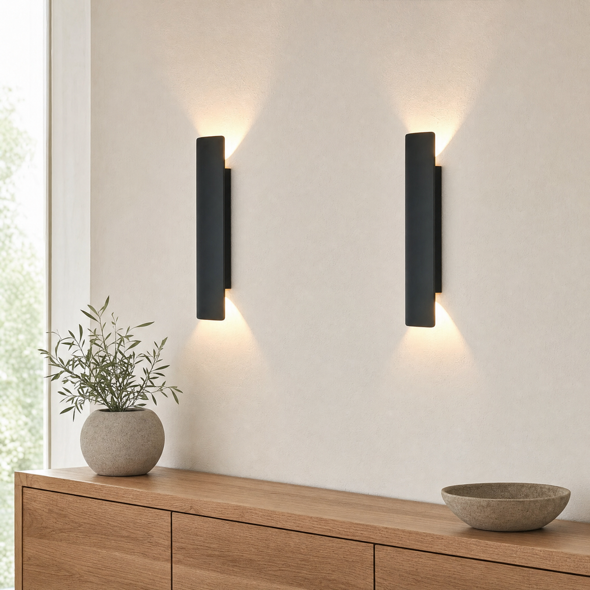 Wold Wall Light Fixture in black